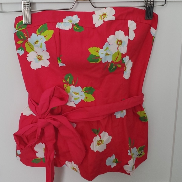 Hollister fit & flare floral strapless top NWT - Picture 1 of 3